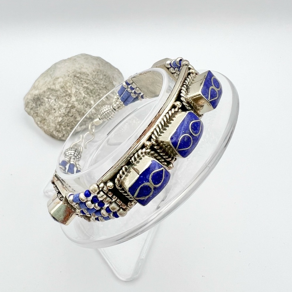 TIBETAN LAPIS LAZULI BRACELET - Picture 9 of 15